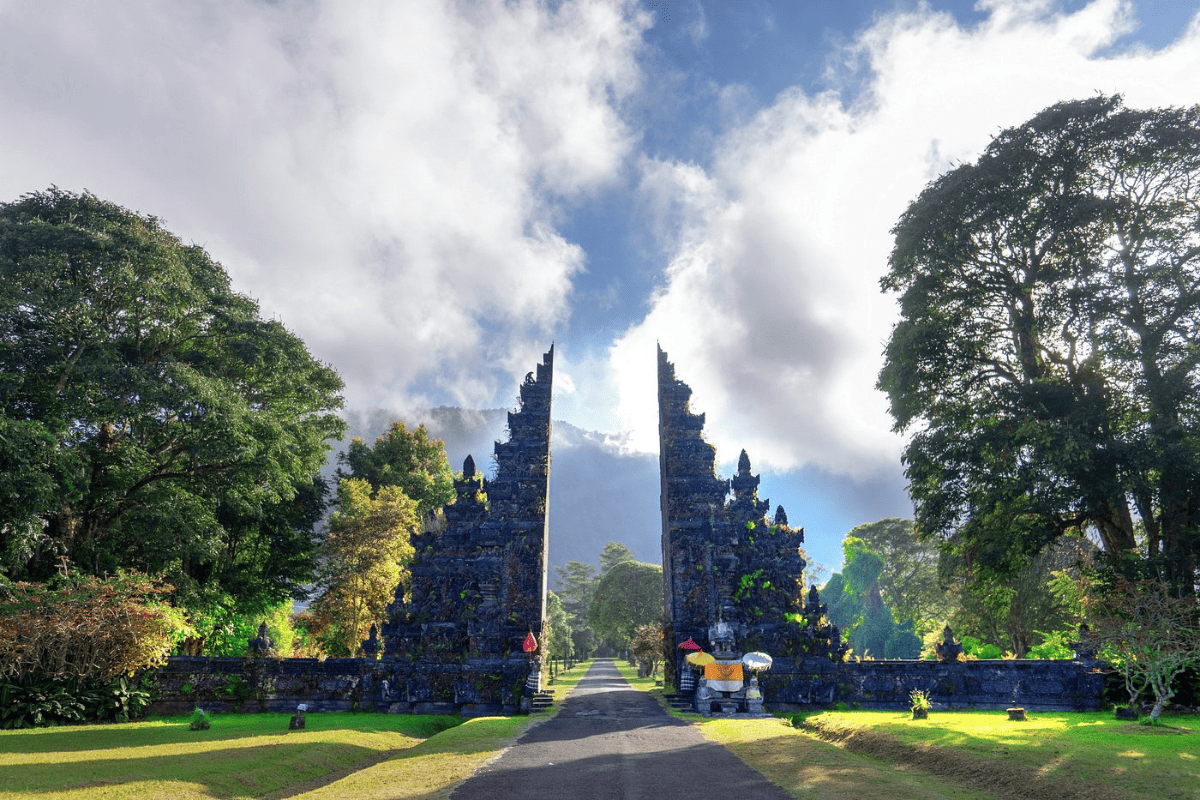 Handara Gate Bali: Location, Ticket Prices, and Tips for the Best Photos
